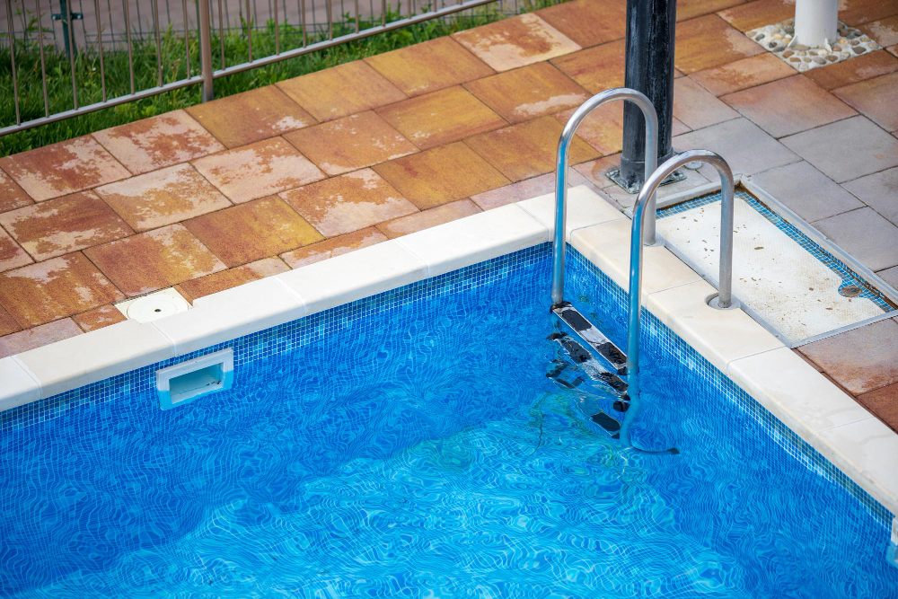 Pool Renovation vs. Pool Repair: Which Is Right for You?