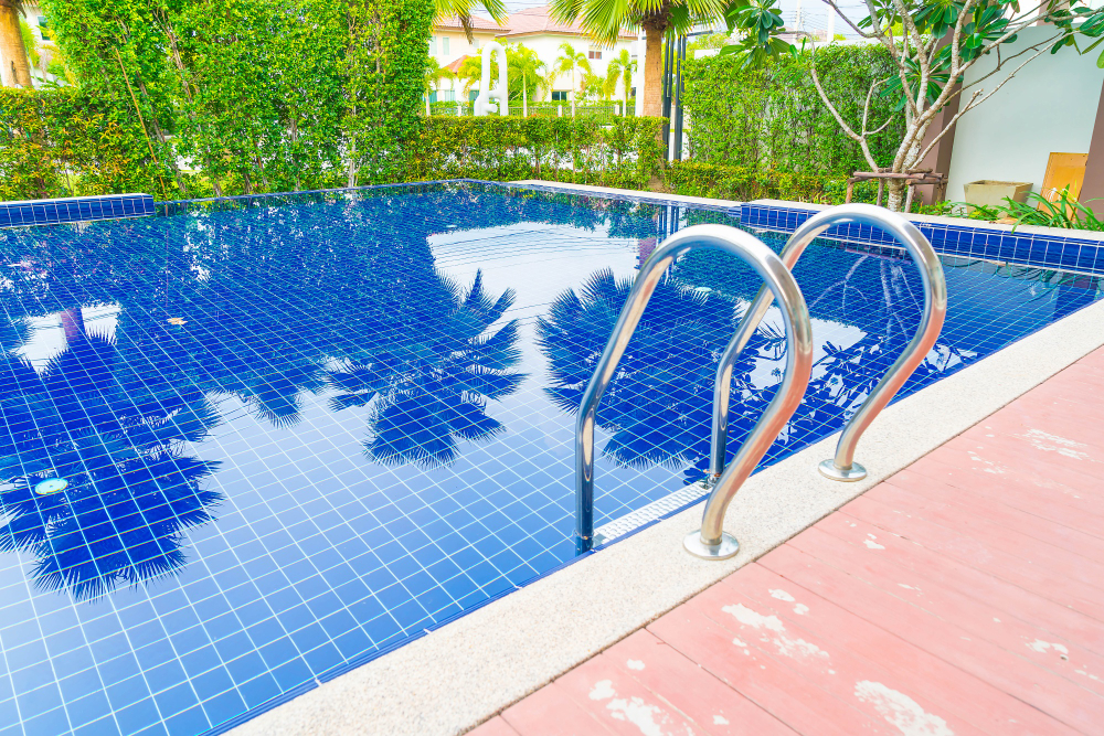 Professional Pool Repair and Your Pool’s Lifespan
