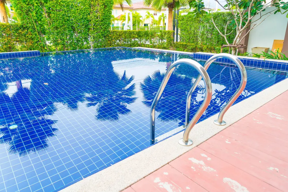 Professional Pool Repair and Your Pool’s Lifespan