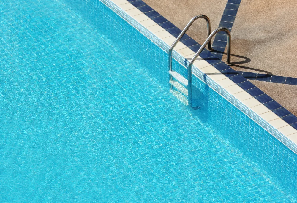How to Hire the Right Expert for Pool Plastering in Tampa