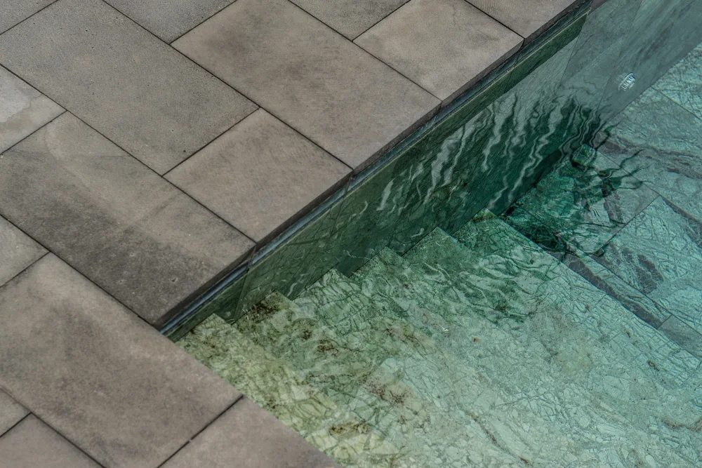 Pool Plastering Options: White Plaster vs. Pebble vs. Quartz Finishes