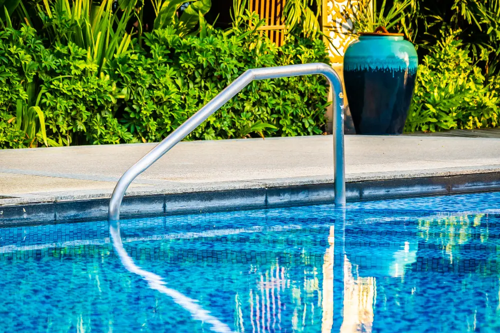 7 Common Pool Repairs Tampa Homeowners Face